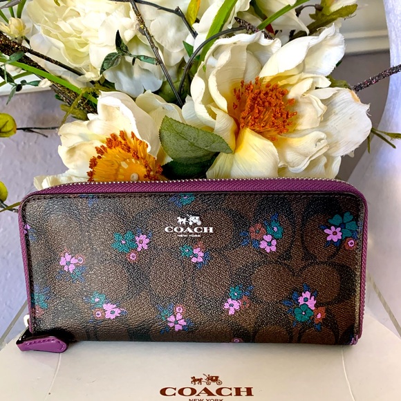 Coach Ranch Floral Logo Long Zip Around Wallet - Picture 1 of 6